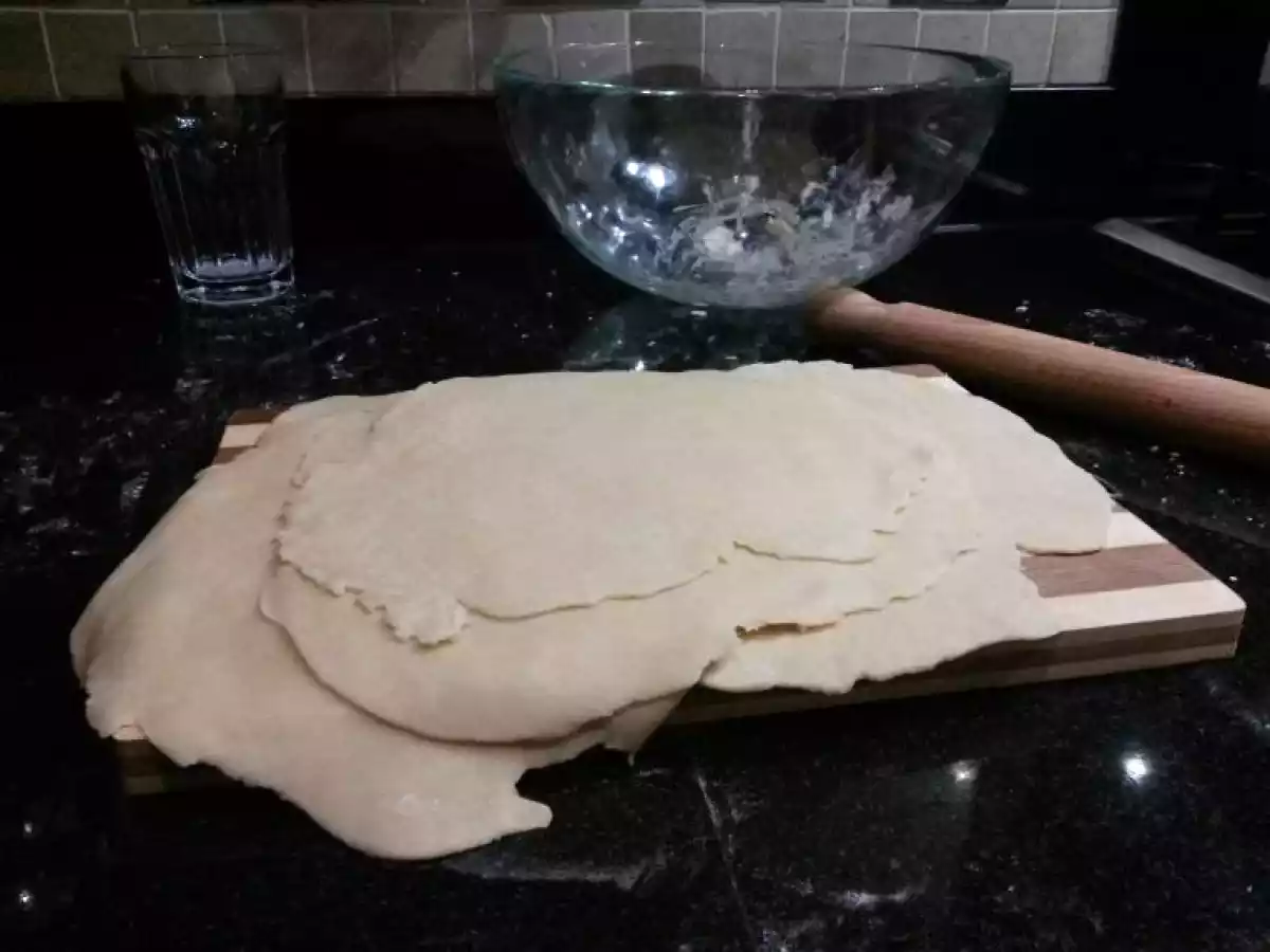 Piadina Romagnola classica con prosciutto crudo, mozzarella, pomodori e rucola - foto 5