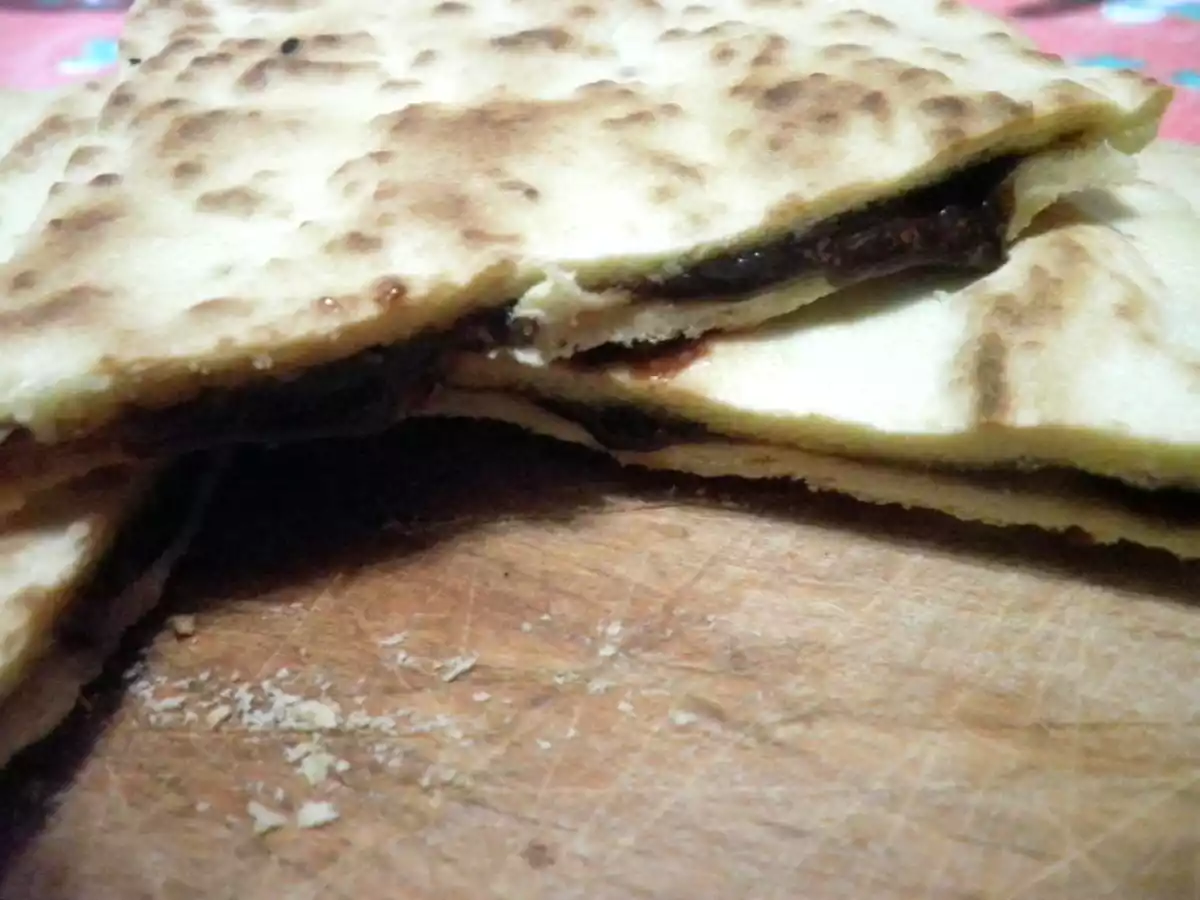 Piadina Romagnola dolce con nutella e nocciole - foto 2