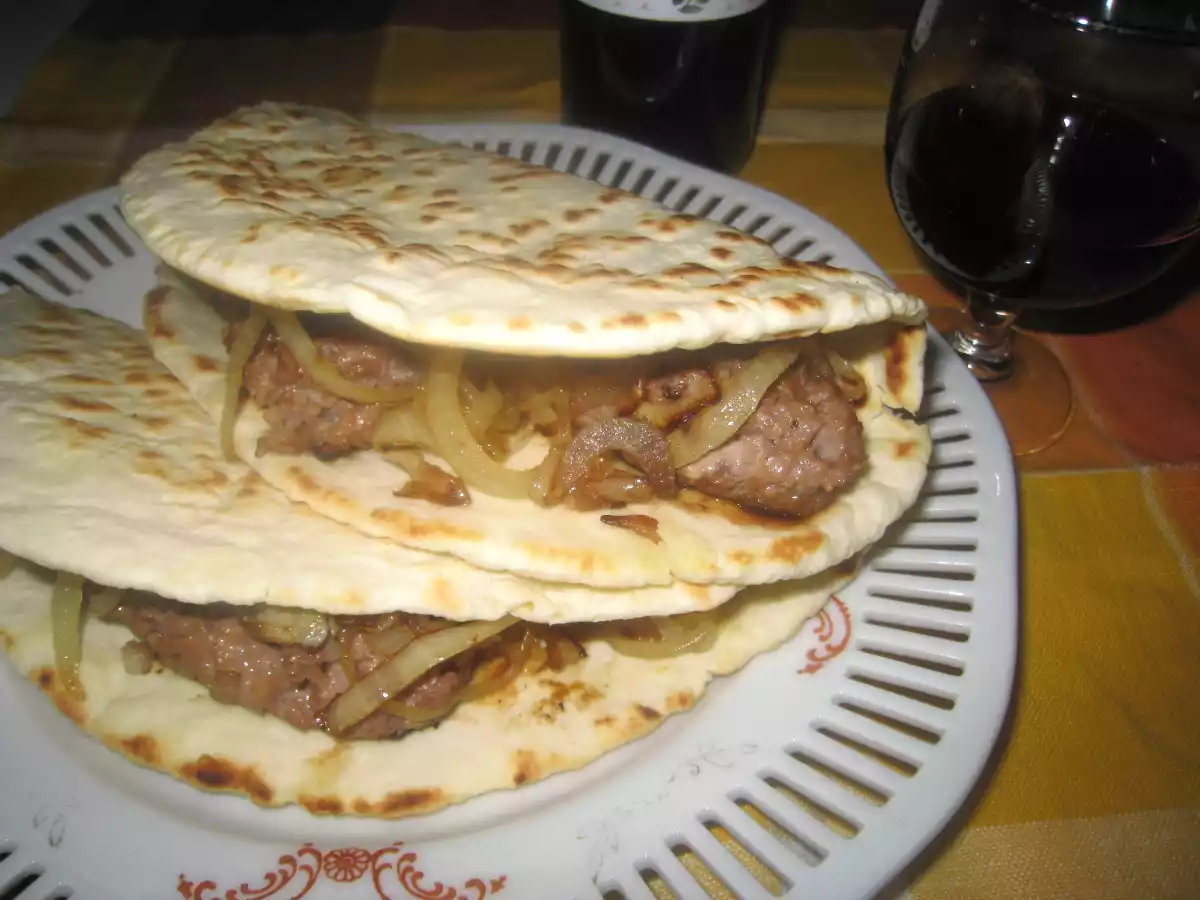 PIADINA SALSICCIA E CIPOLLA