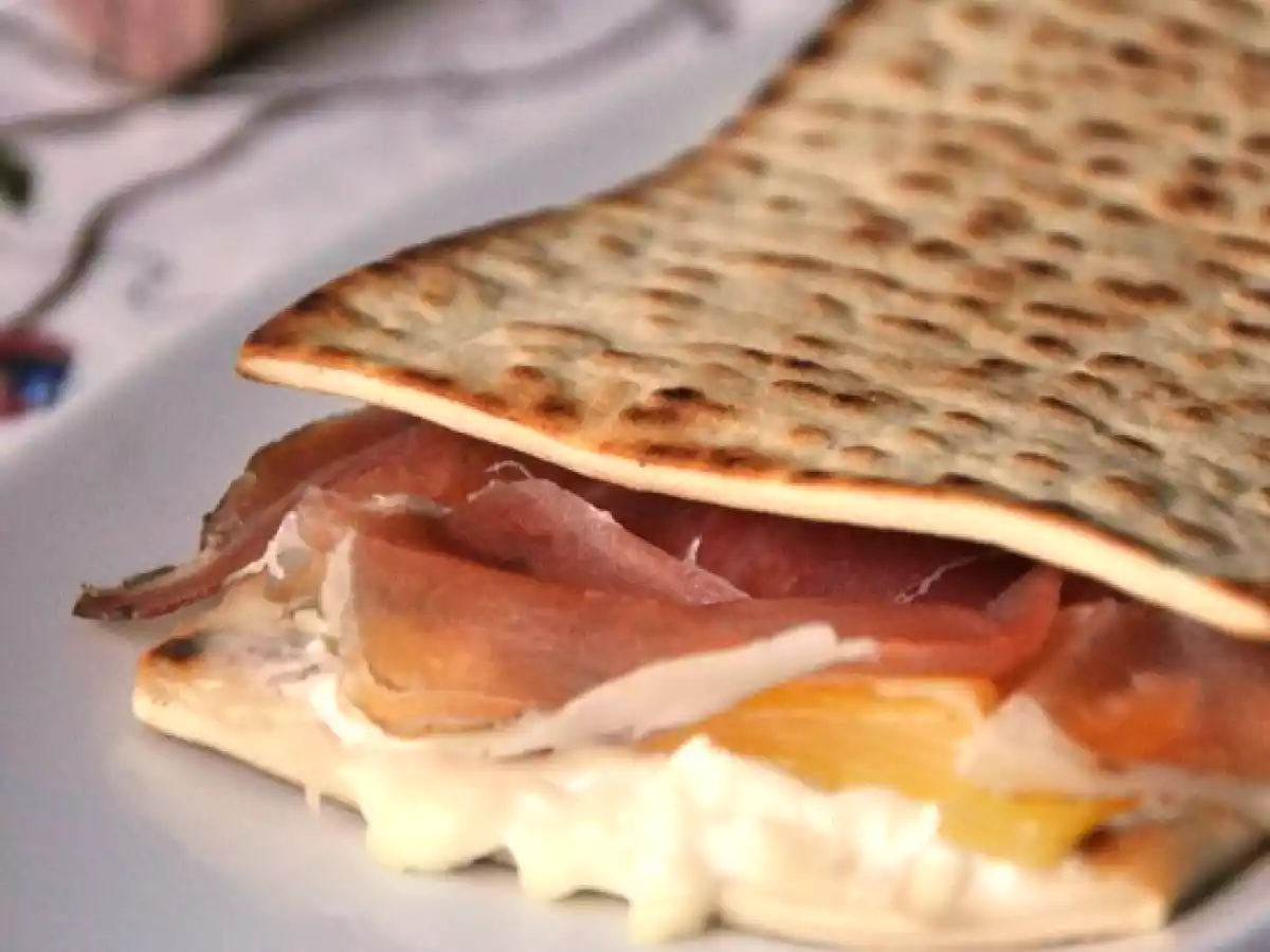 PIADINA SQUACQUERONE, SPECK ED ANANAS