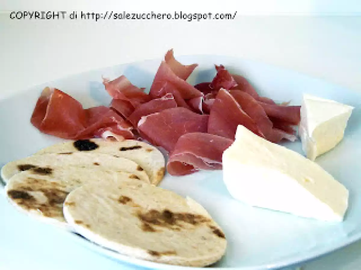 Piadine, speck e stracchino fresco