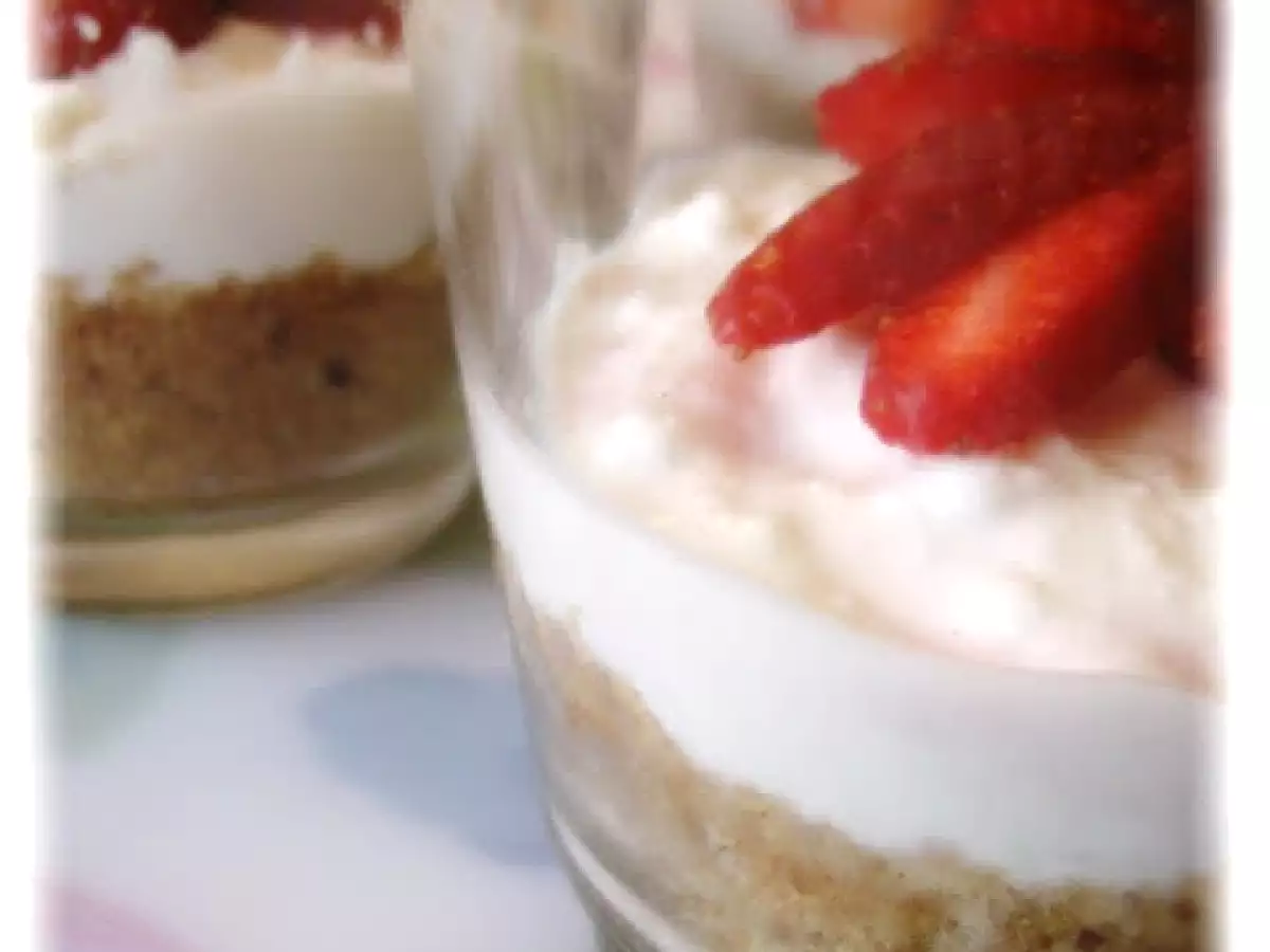 Piccole cheesecake light nel bicchiere - foto 4