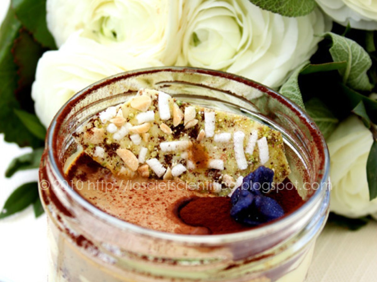 Piccoli Tiramisù al Pistacchio con Fragole - foto 2