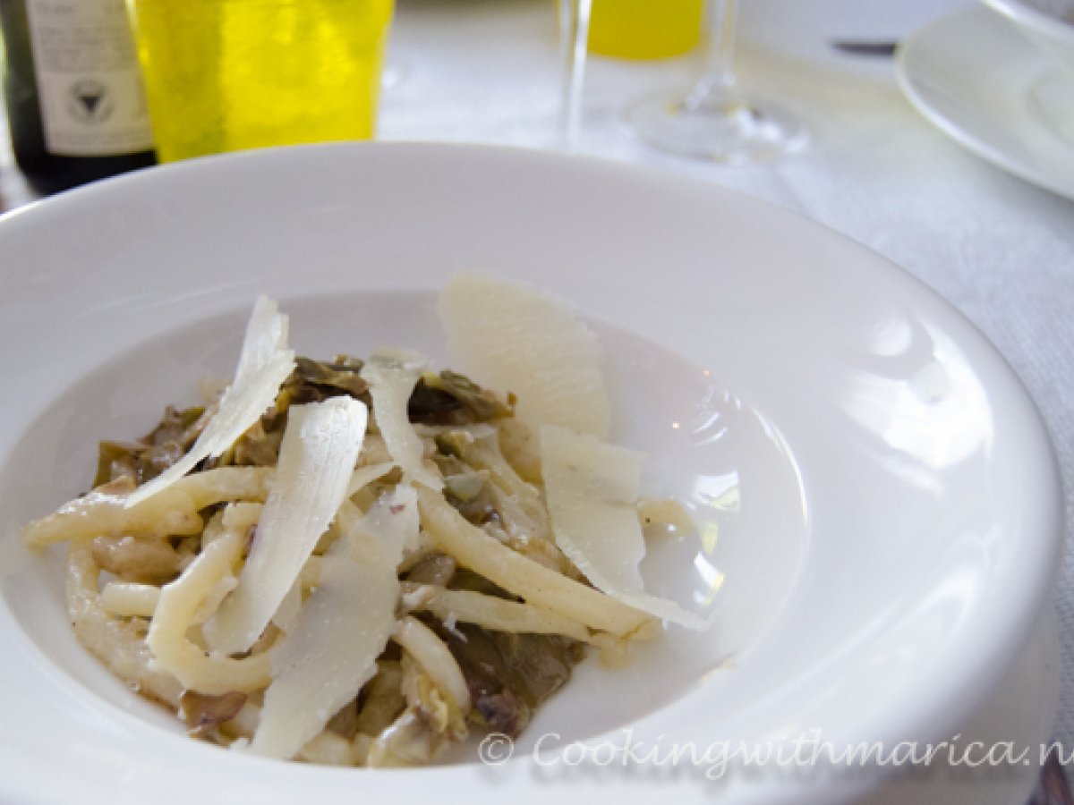 Pici con carciofi, guanciale e pecorino romano