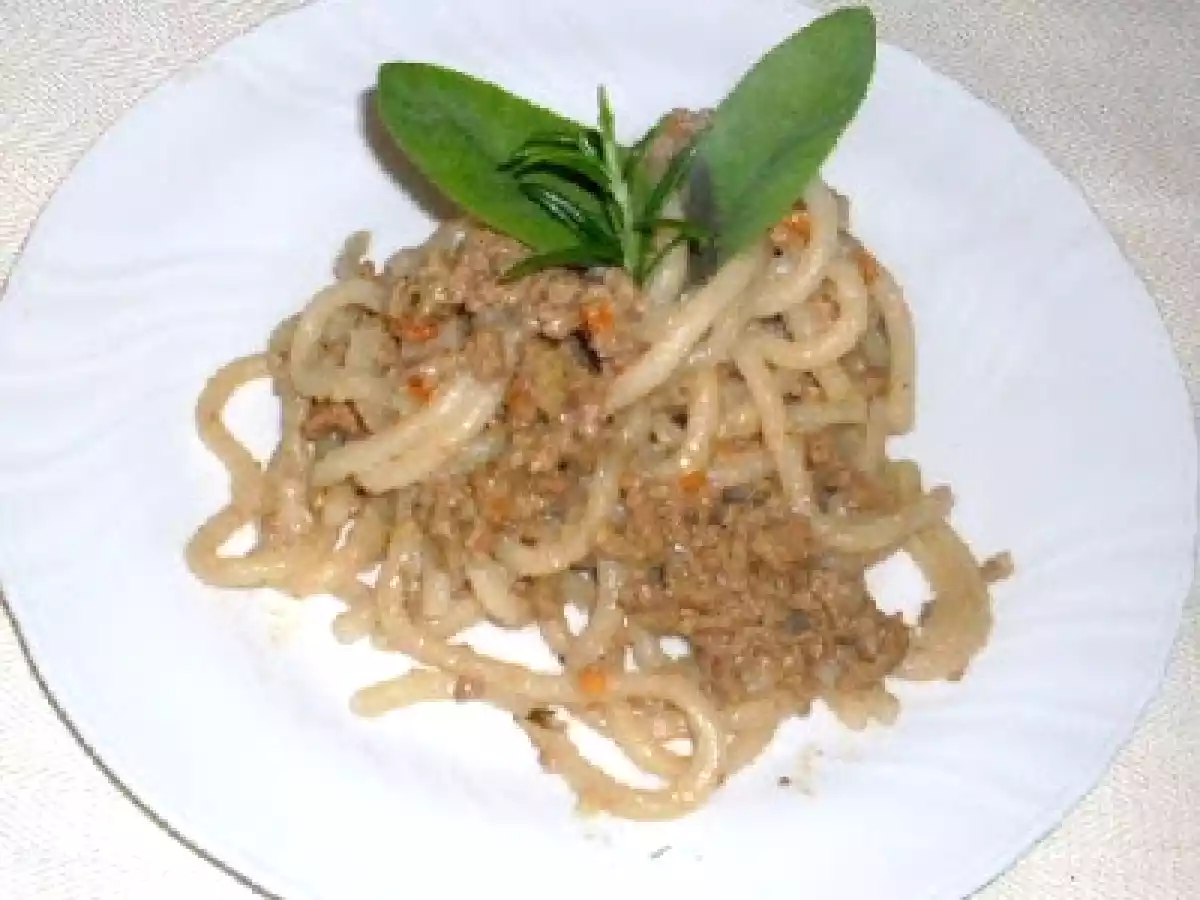 Pici con ragù bianco