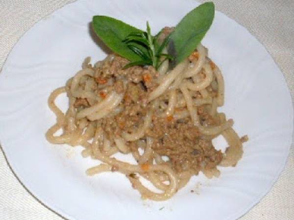 Pici con ragù bianco