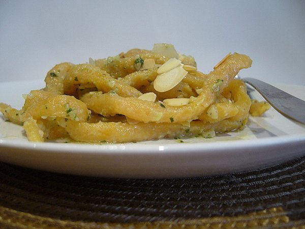 Pici di zucca con pesto di carciofi