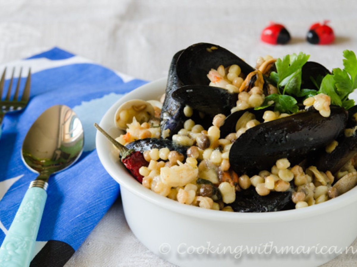 Pilau alla cagliaritana con fregola e frutti di mare