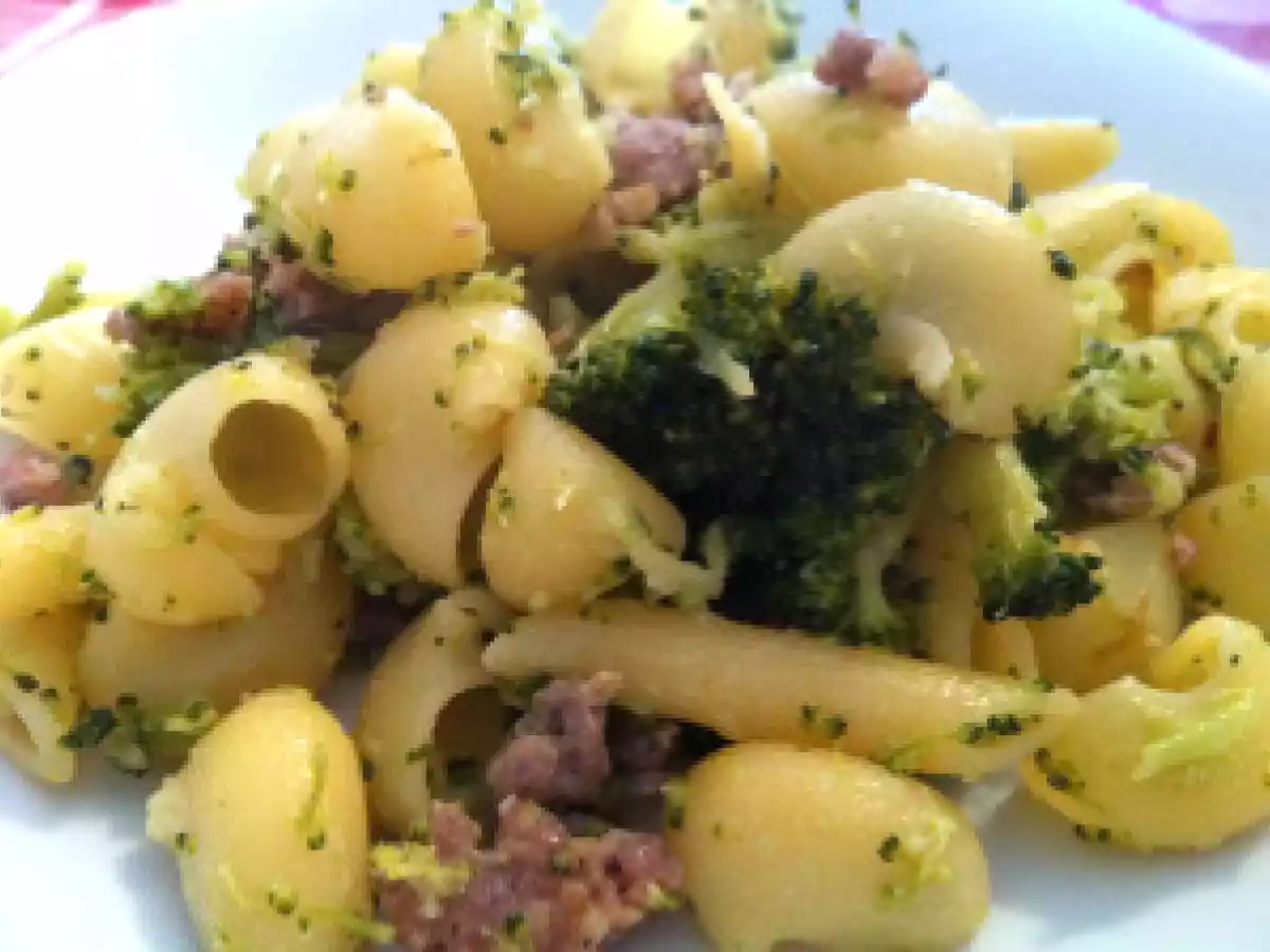 Pipe broccoletti e salsiccia