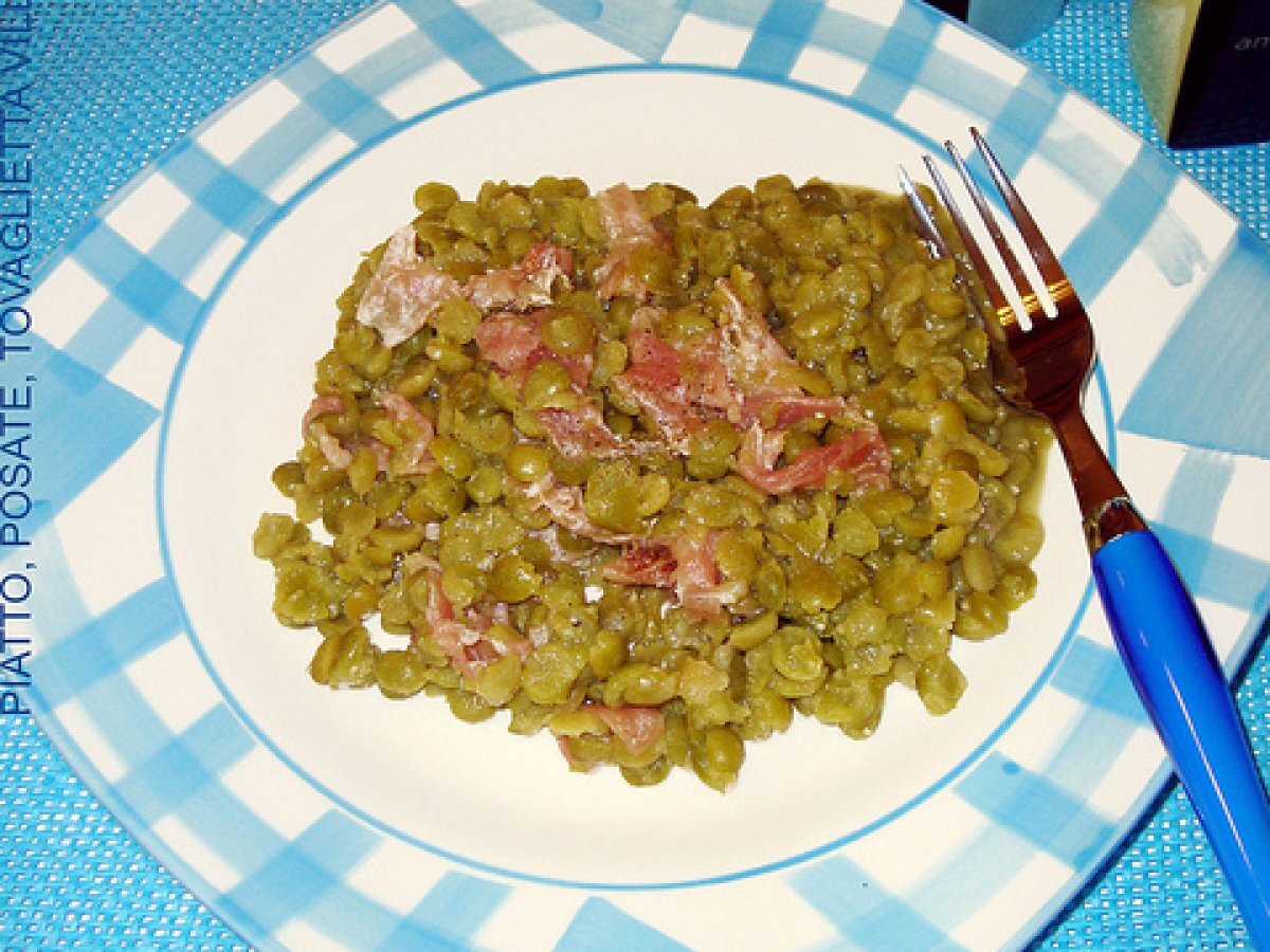 Piselli verdi spezzati allo speck