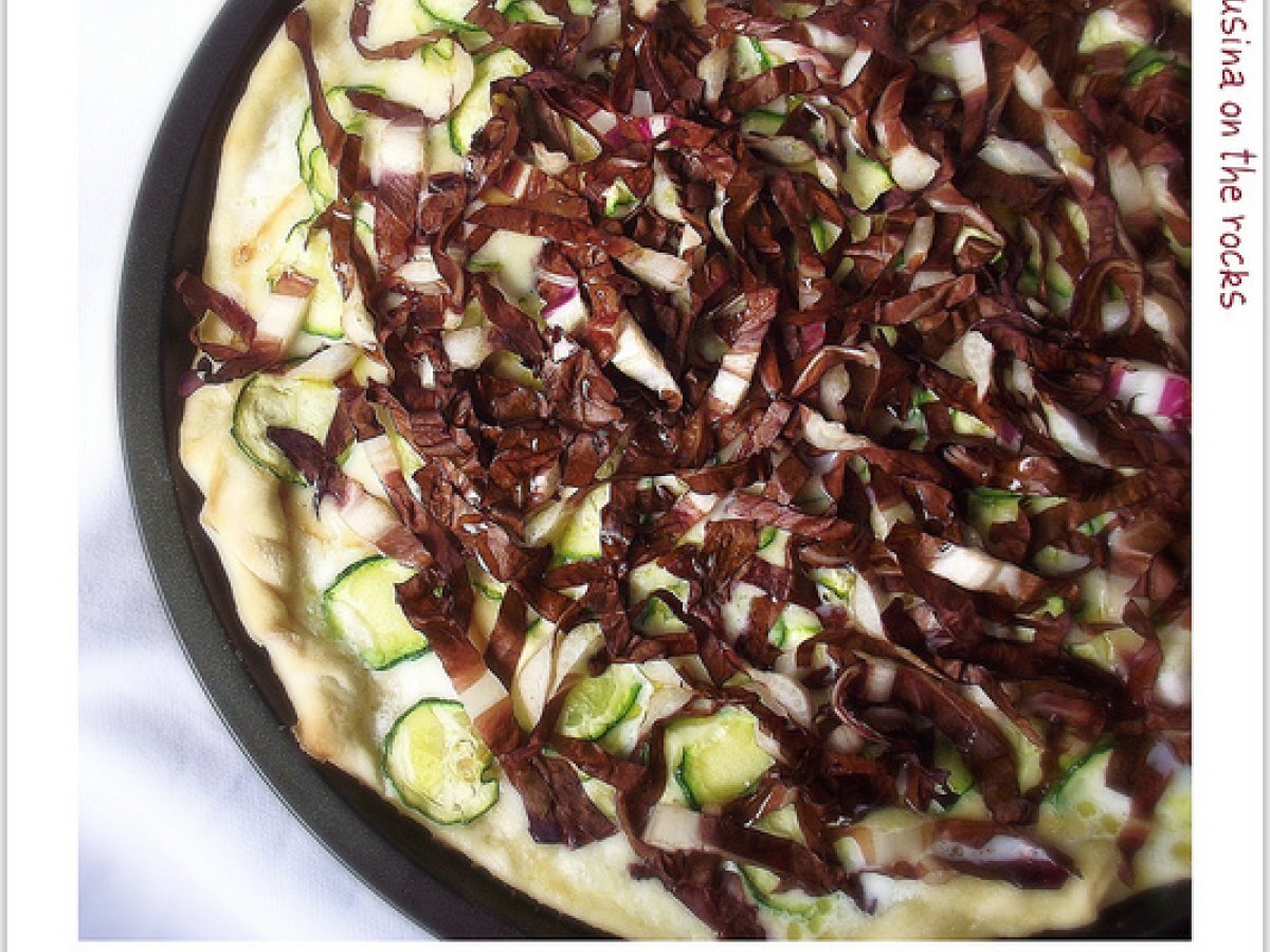 Pizza alle zucchine, radicchio, provola affumicata and the last days of winter