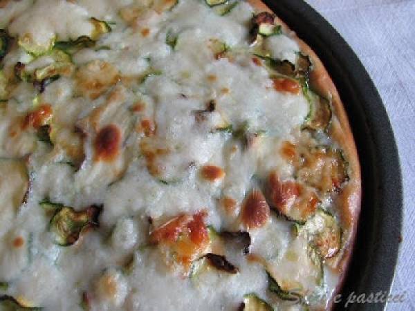 Pizza bianca alle zucchine