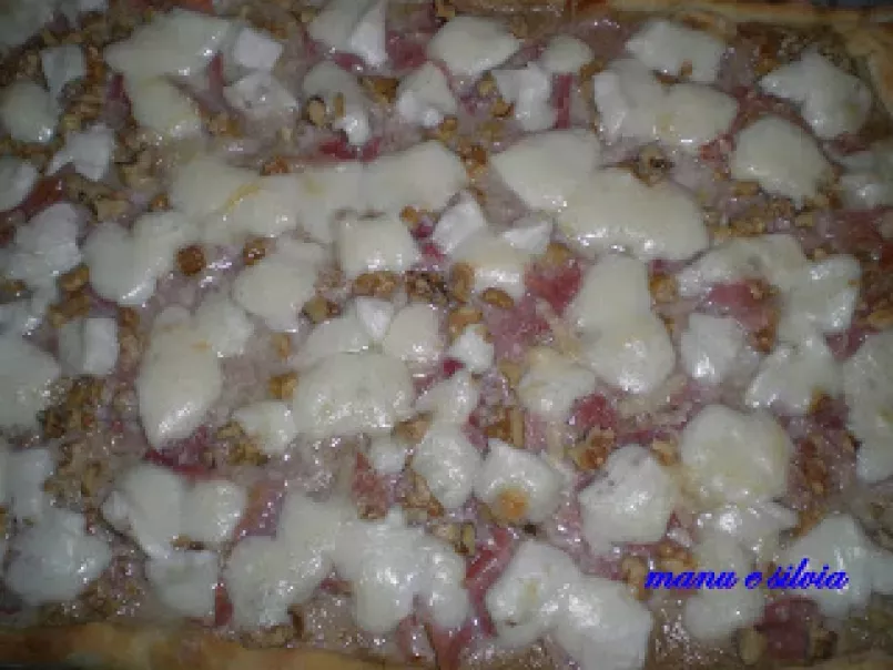 Pizza bianca noci, crudo e bufala, foto 1