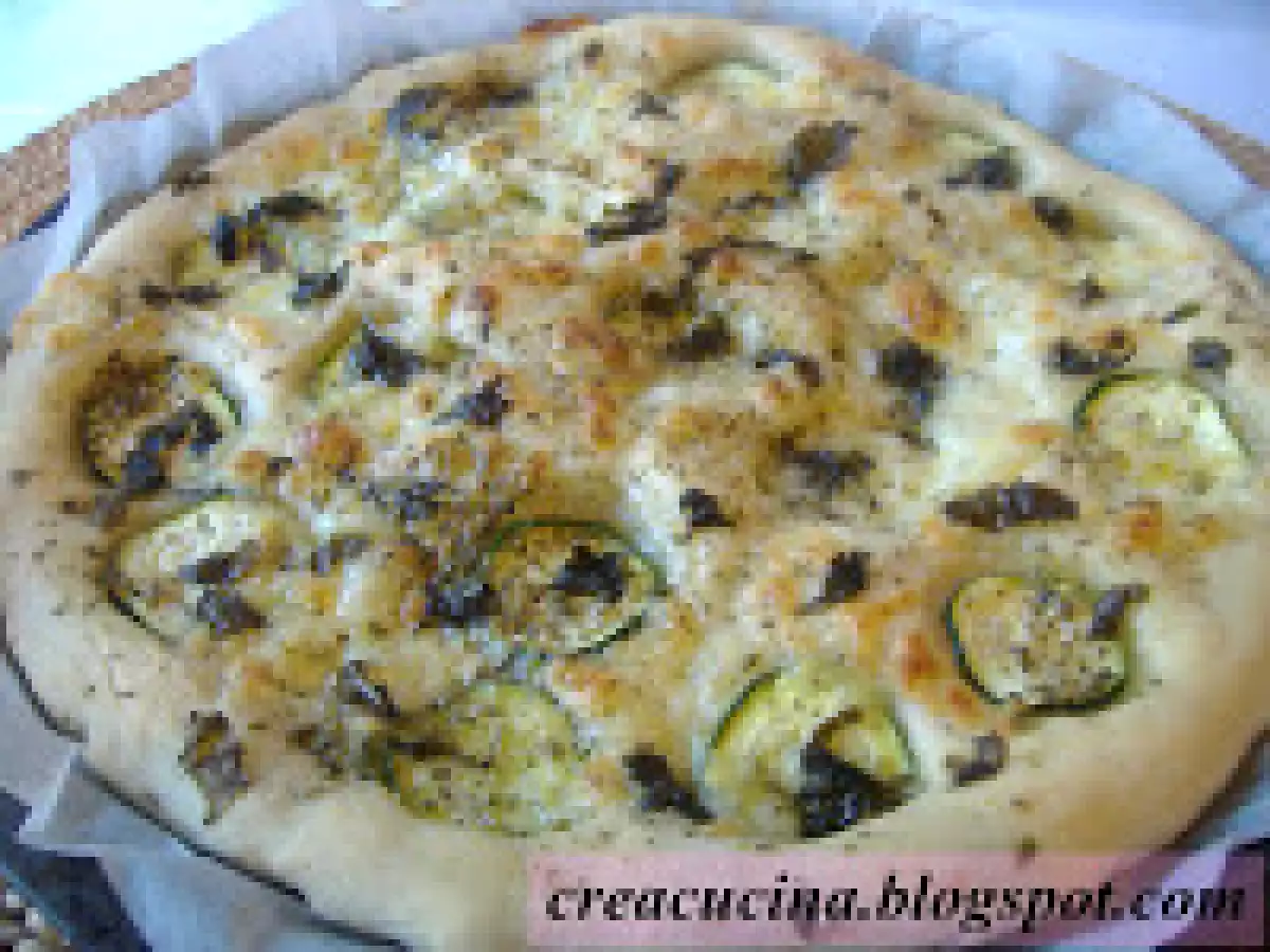 PIZZA BIANCA ZUCCHINE E BASILICO