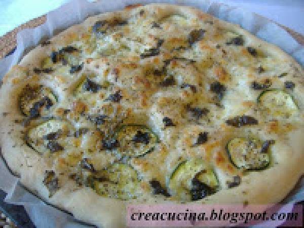 PIZZA BIANCA ZUCCHINE E BASILICO