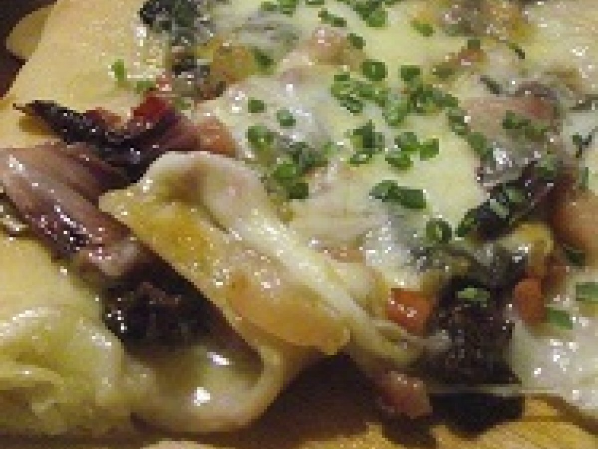 Pizza con radicchio e speck