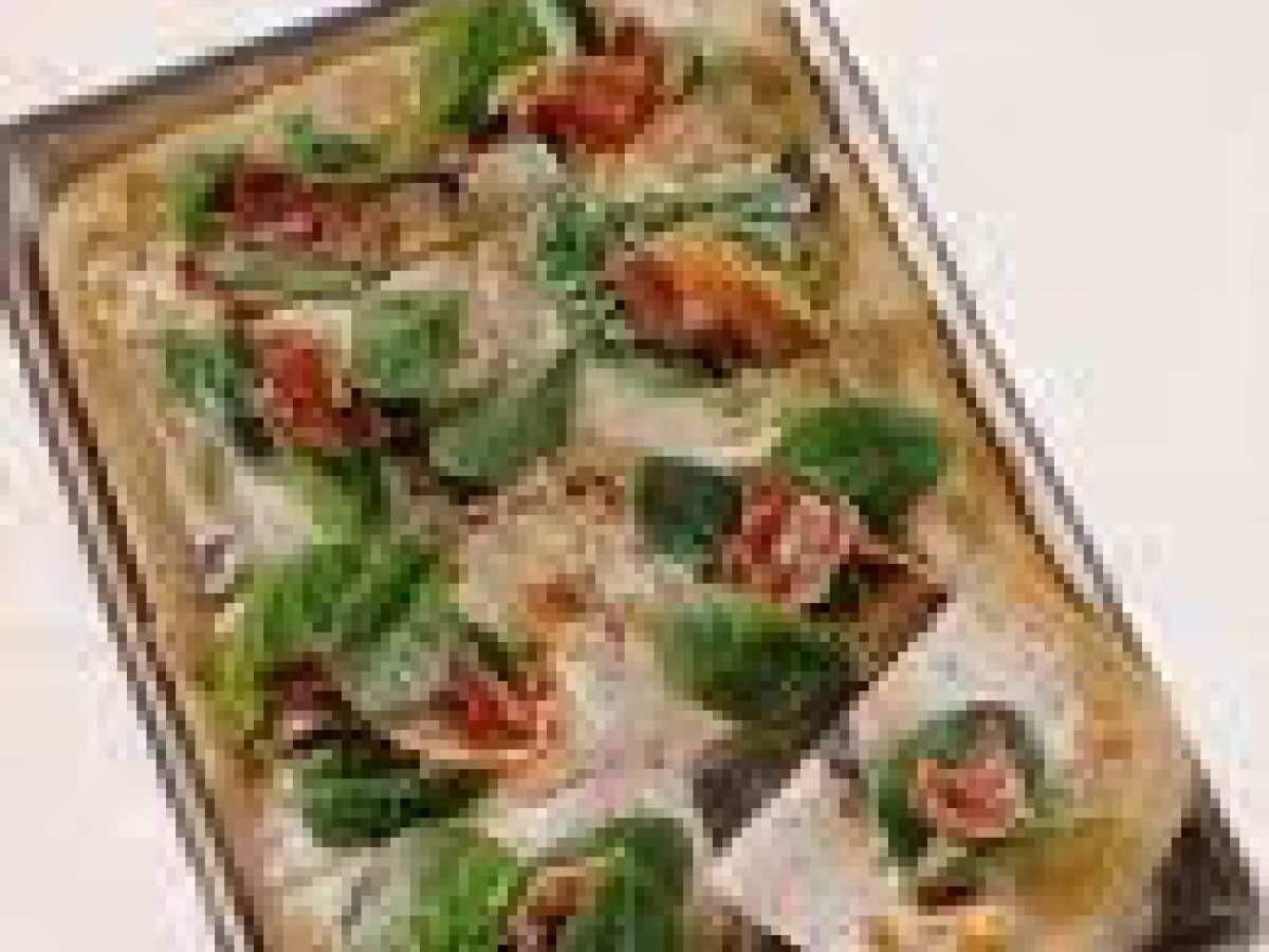 Pizza con stracchino e pancetta affumicata