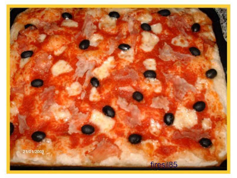 Pizza in ciotola Tupperware: per chi non sa fare la pizza!