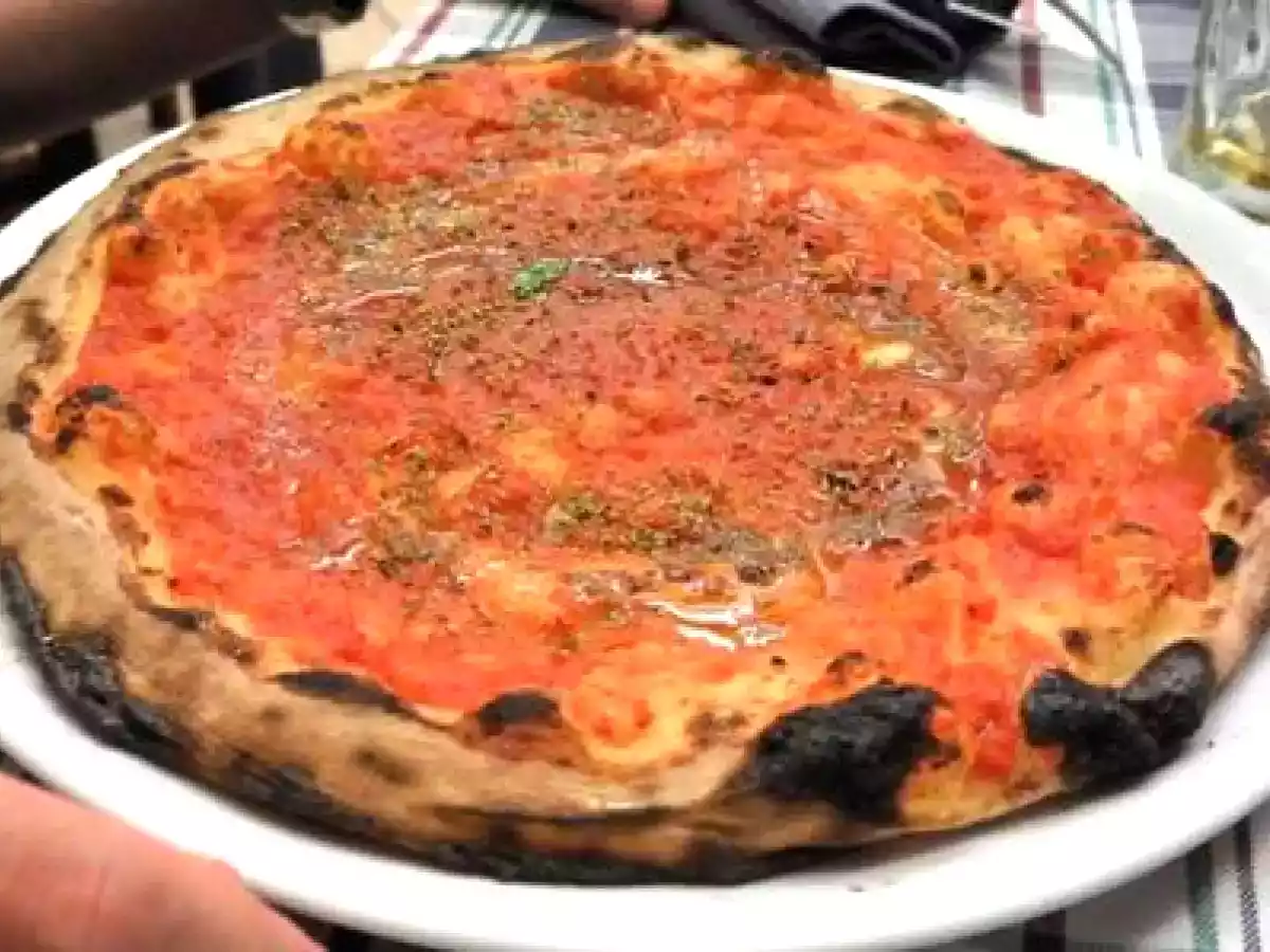 Pizza marinara