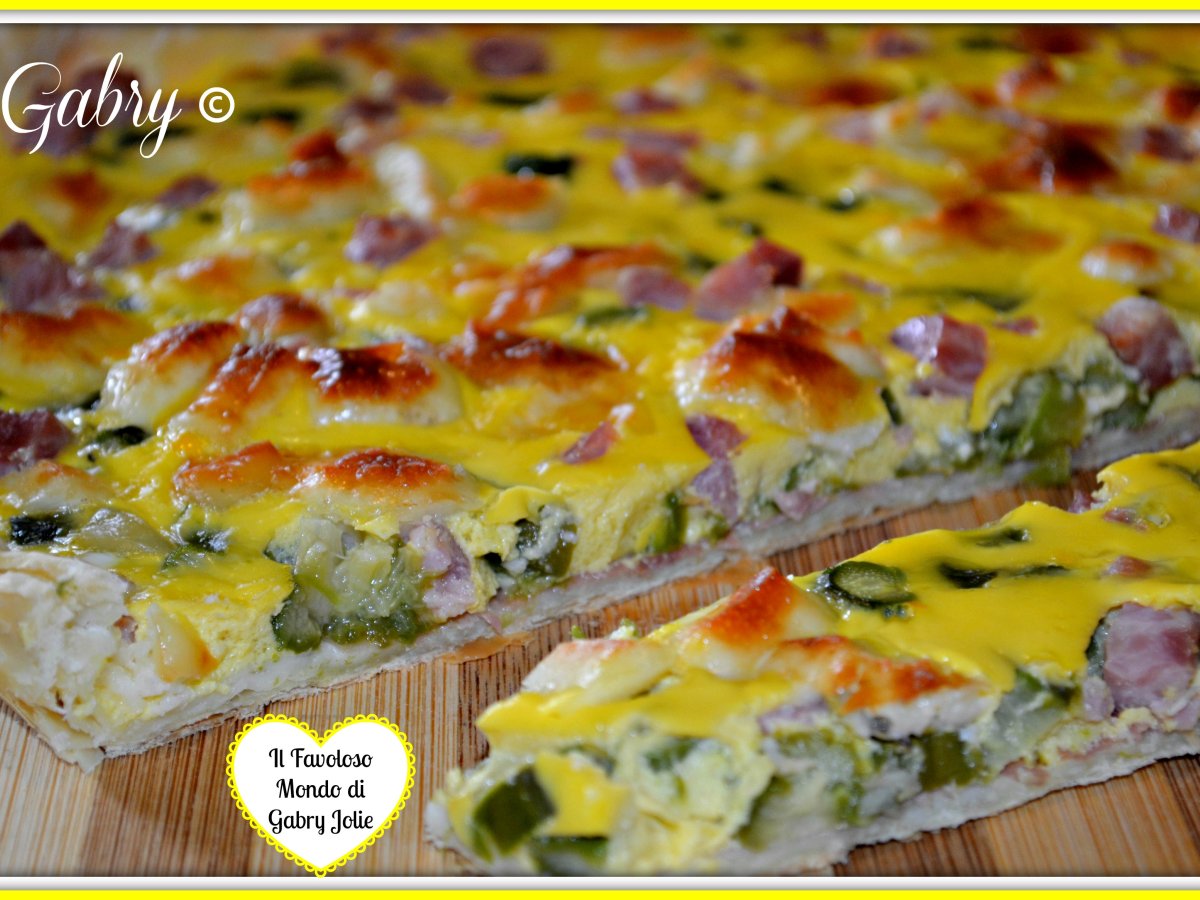 PIZZA RUSTICA CON ASPARAGI E SPECK