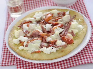Pizza rustica con ricotta e salame