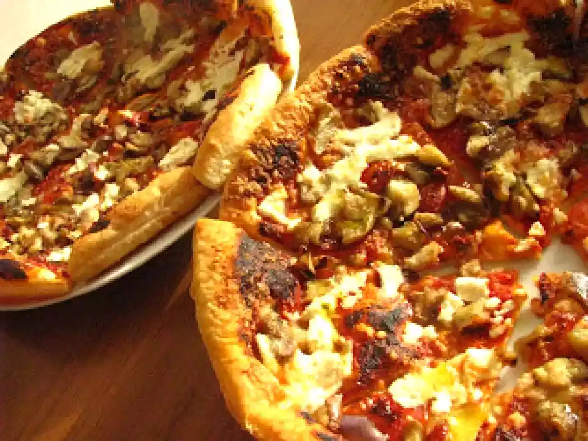 Pizze di sfoglia con melanzane e ricotta di pecora