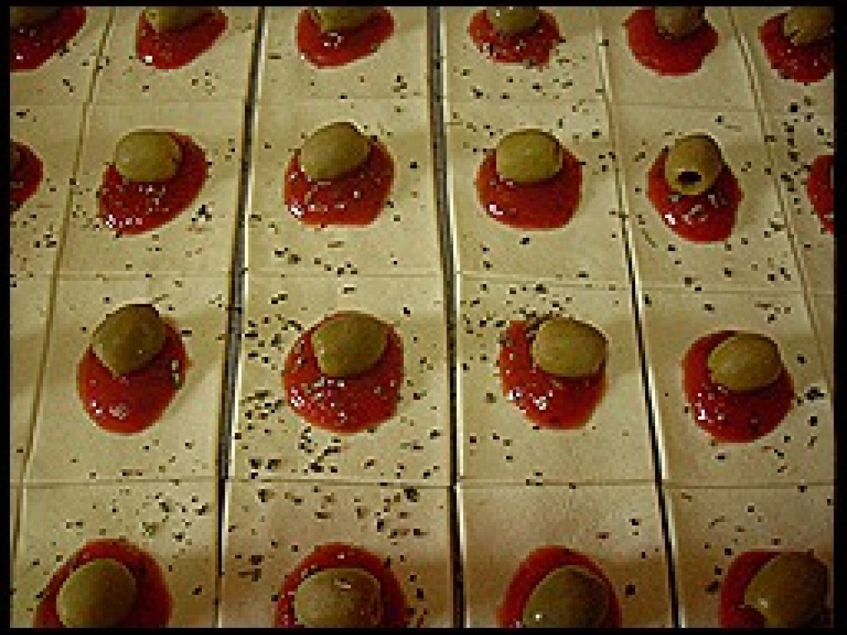 Pizzette con pomodoro e olive, foto 4