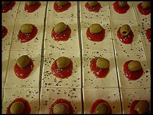 Pizzette con pomodoro e olive, foto 4