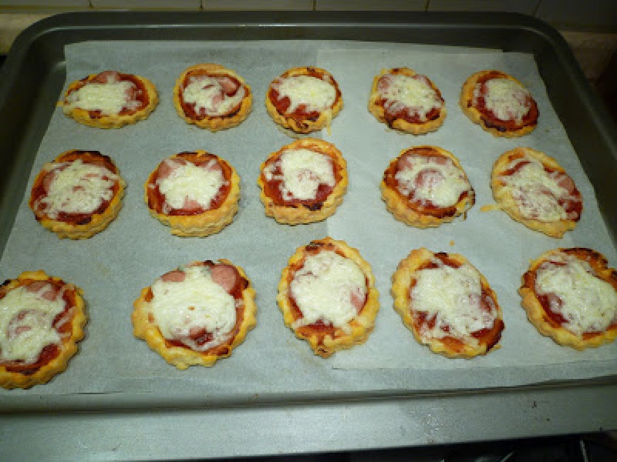 PIZZETTE DI SFOGLIA A QUATTRO MANI PER LA COMETA PASTICCIONA - foto 4