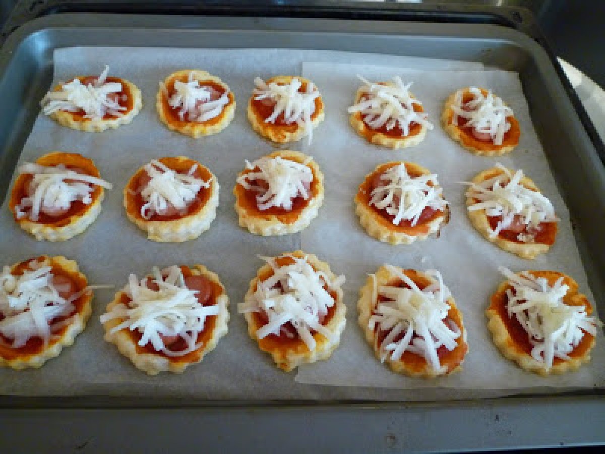 PIZZETTE DI SFOGLIA A QUATTRO MANI PER LA COMETA PASTICCIONA - foto 5