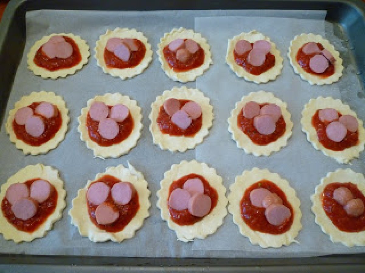 PIZZETTE DI SFOGLIA A QUATTRO MANI PER LA COMETA PASTICCIONA - foto 9