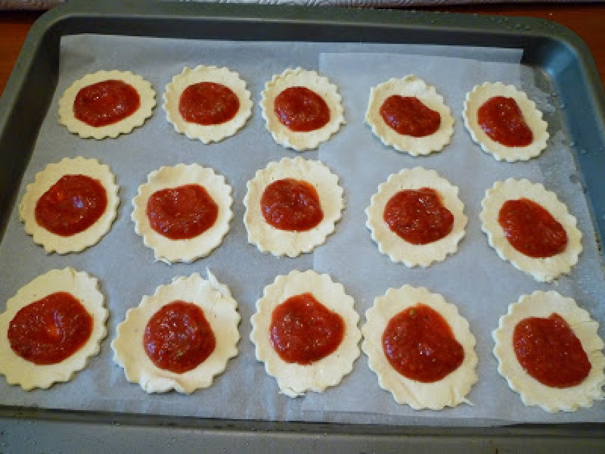 PIZZETTE DI SFOGLIA A QUATTRO MANI PER LA COMETA PASTICCIONA - foto 14