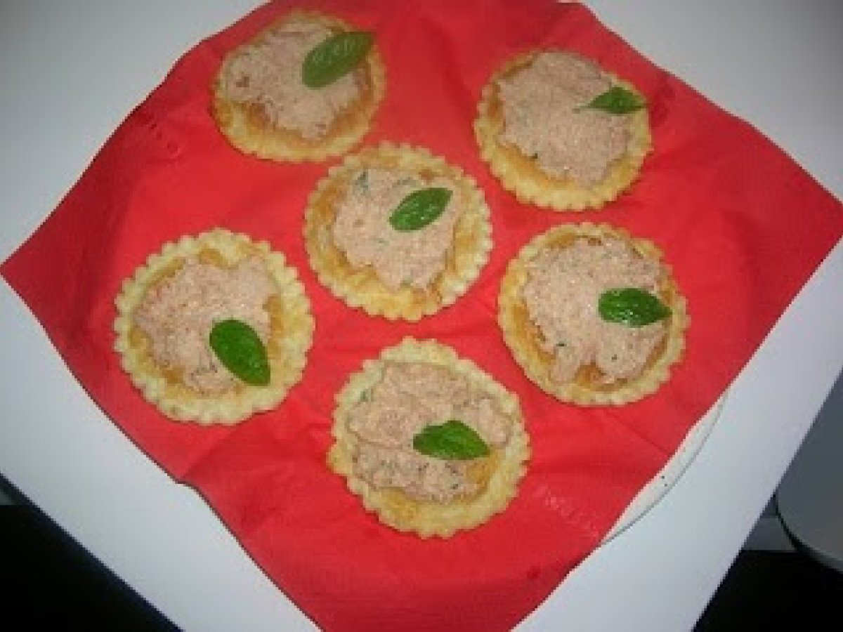 Pizzette di Sfoglia al Paté di Mare