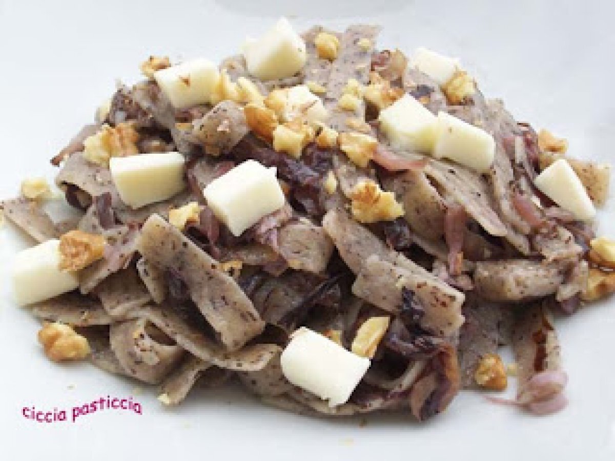 Pizzoccheri con radicchio e toma