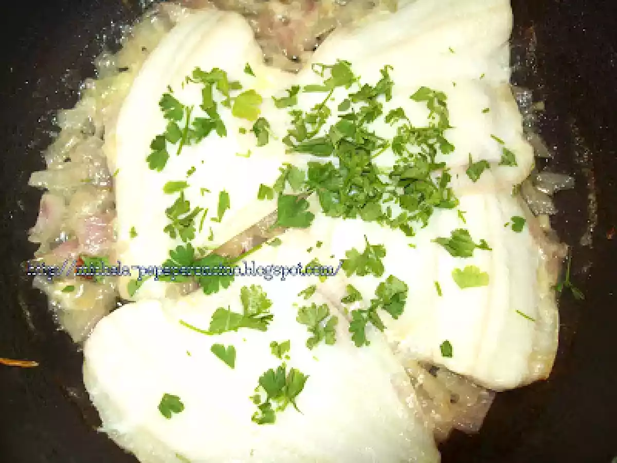 PLATESSA CON CIPOLLE E PREZZEMOLO