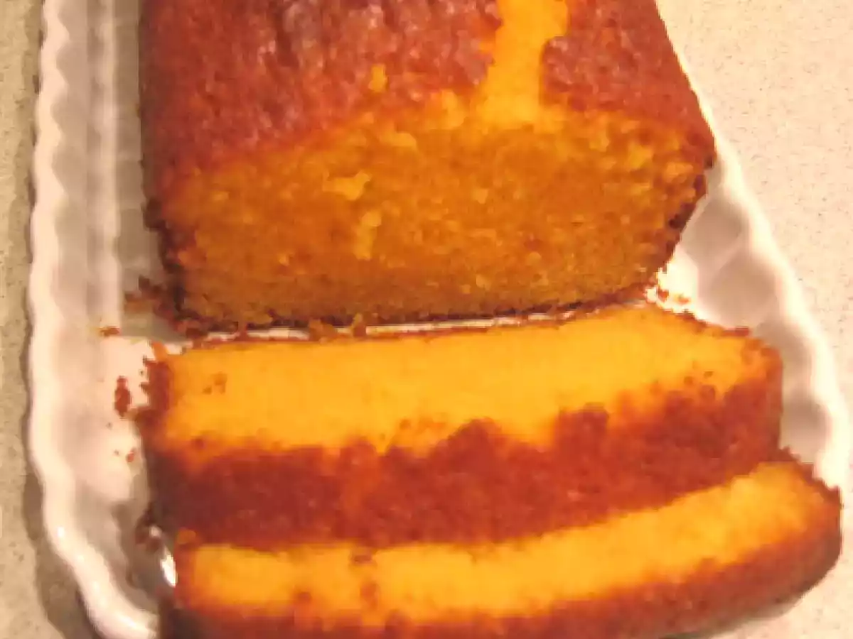 Plum cake alla marmellata. On the road.