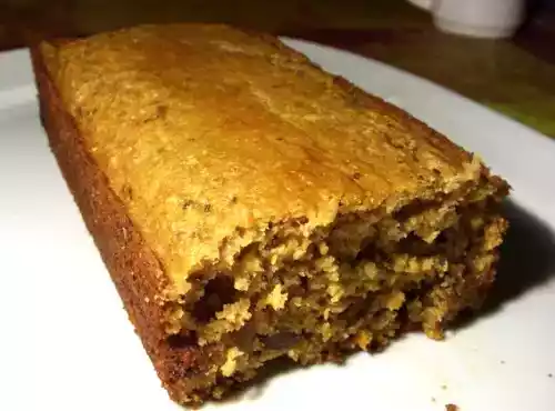 Plum cake di kiwi e uvetta - un dolce molto leggero e morbidissimo