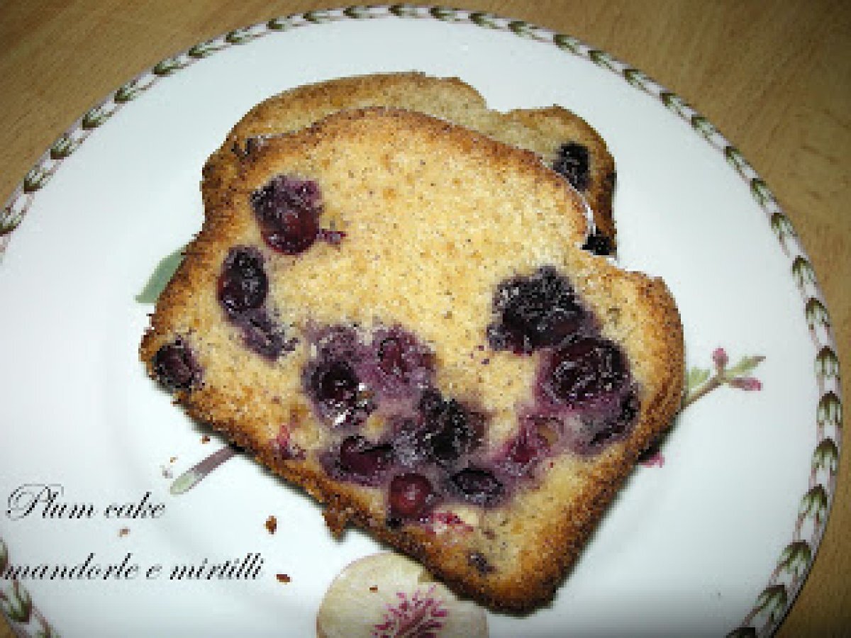 Plum cake mandorle e mirtilli - foto 3