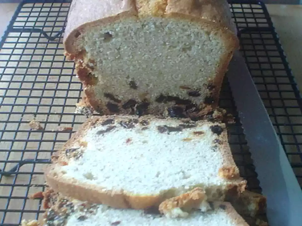 Plum Cake Senza Glutine Con Uvetta & Cannella