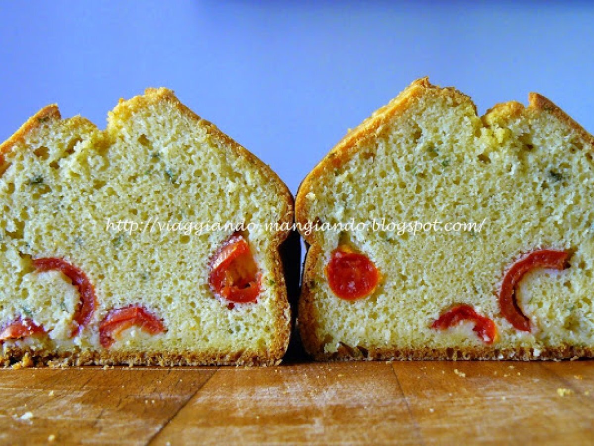 PLUMCAKE AL BASILICO E POMODORINI