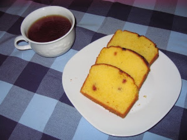 Plumcake alla ricotta con gocce di frutti di bosco