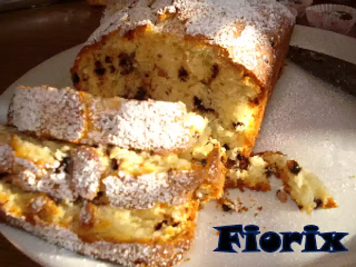 Plumcake allo yogurt e gocce di cioccolato..