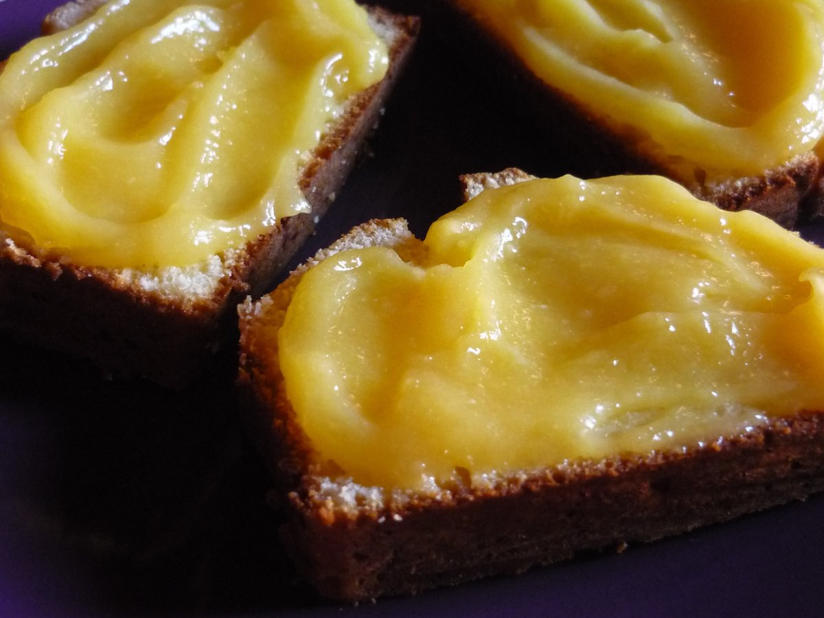 Plumcake allo yogurt e lemon curd