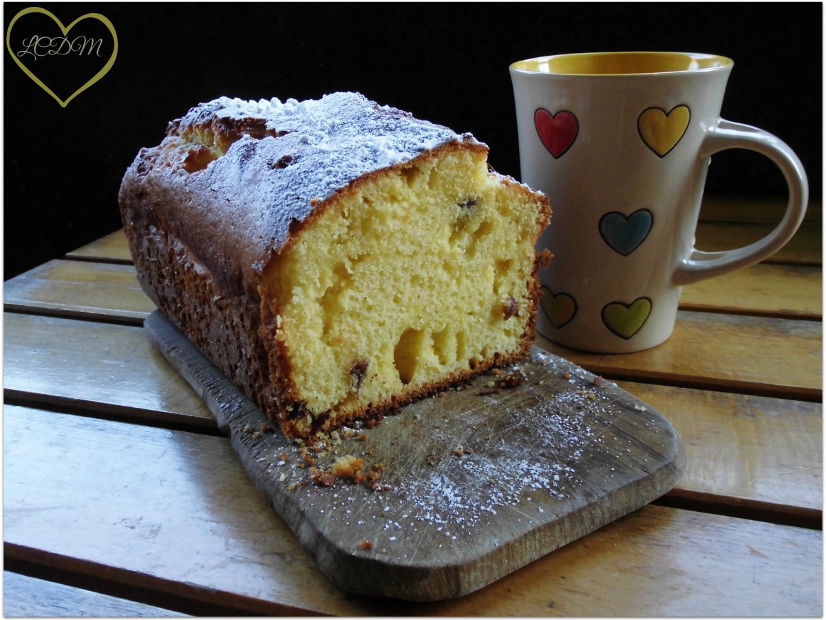 PLUMCAKE ALLO YOGURT GRECO CON UVETTA