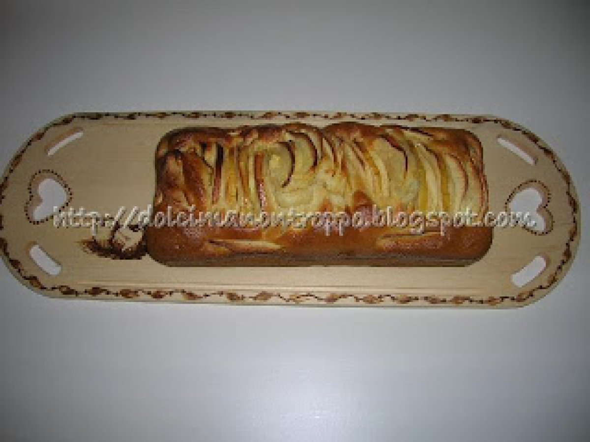 PLUMCAKE CON MELE E ALBICOCCHE SECCHE