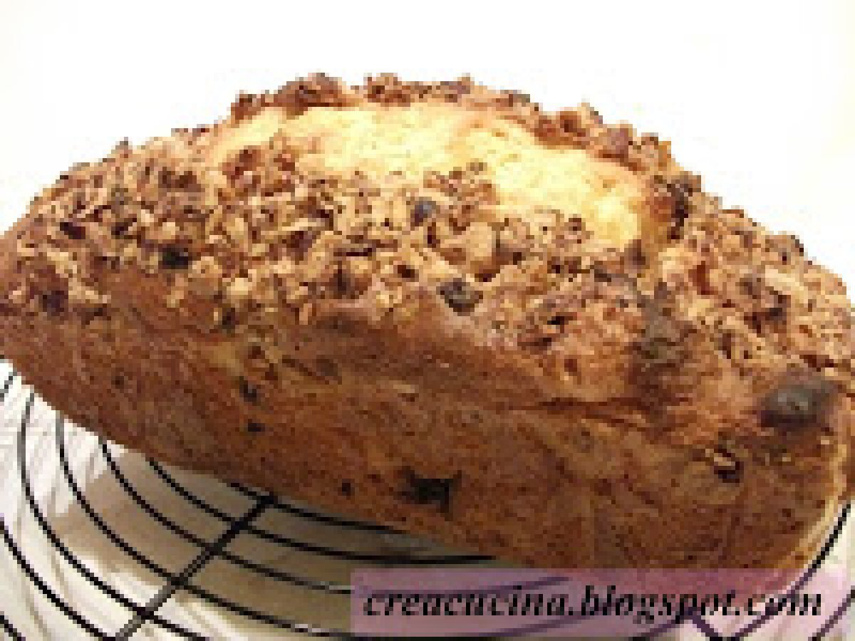 PLUMCAKE CON YOGURT E GOCCE DI CIOCCOLATO IN CROSTA DI NOCCIOLE - foto 3