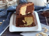 Plumcake marmorizzato ricoperto di cioccolato e mandorle, foto 2