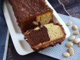 Plumcake marmorizzato ricoperto di cioccolato e mandorle, foto 3