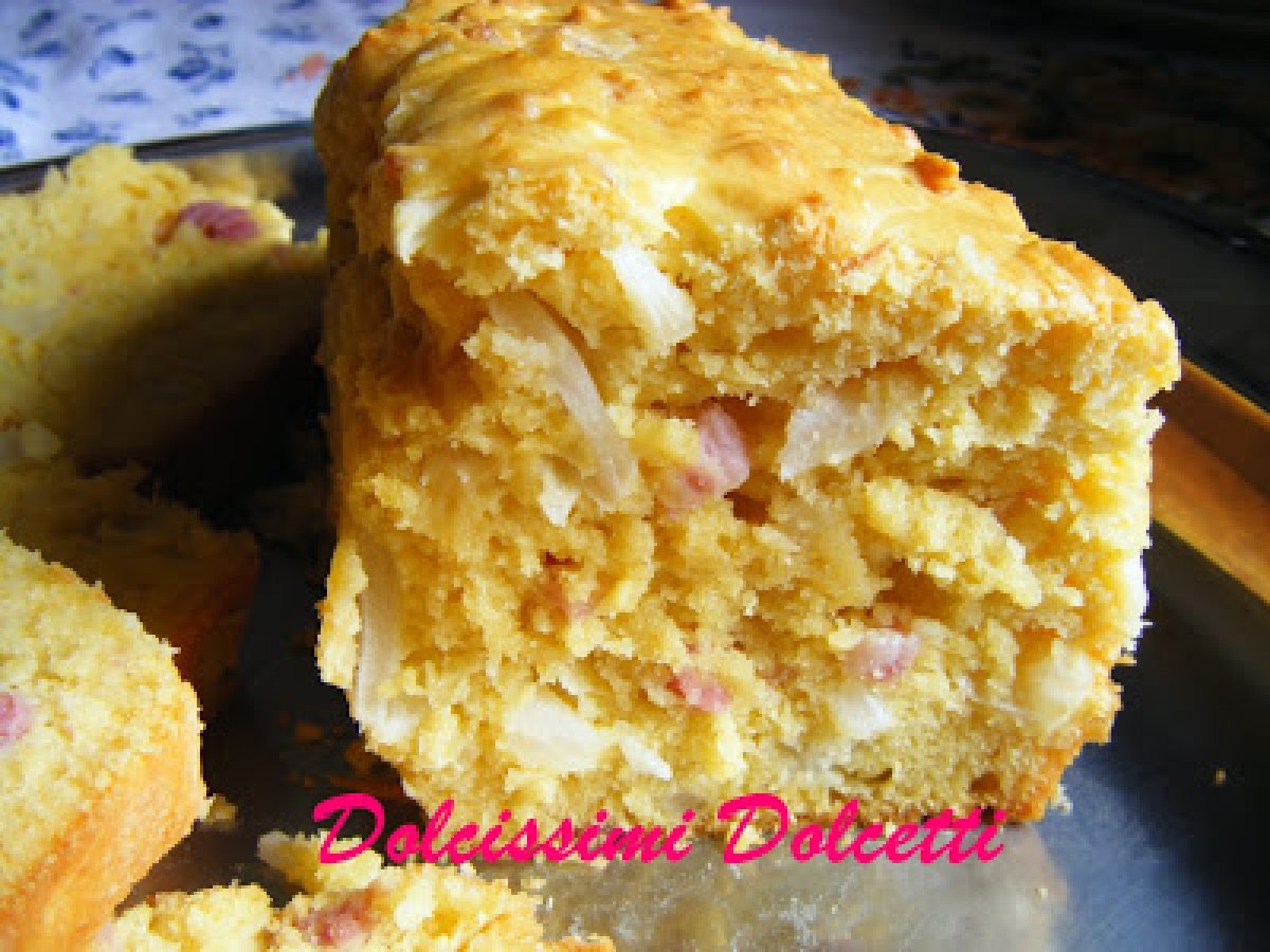 Plumcake salato con cipolle e pancetta