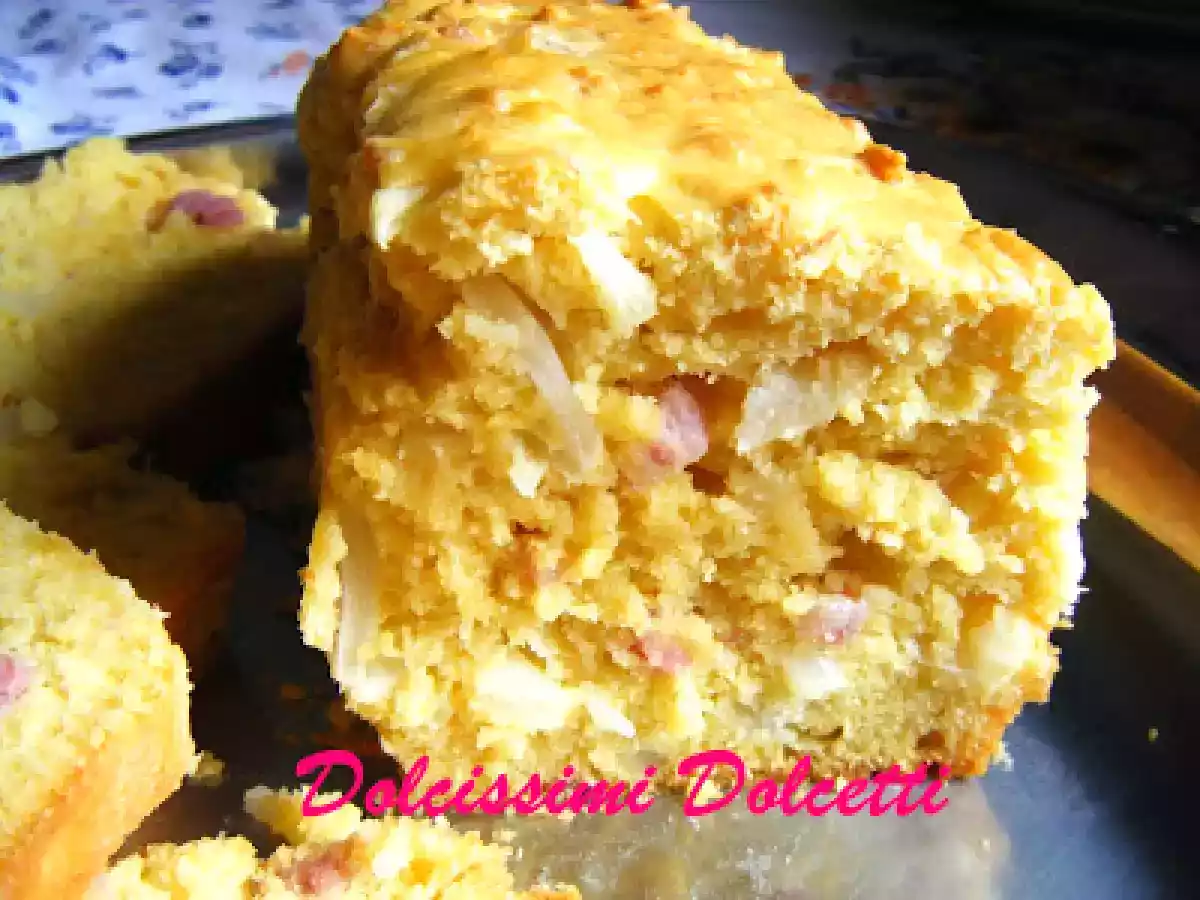 Plumcake salato con cipolle e pancetta